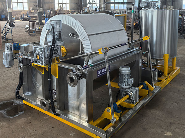 Prednosti rotirajućeg vakuumskog filtera u obradi slame za industriju zaštite okoliša